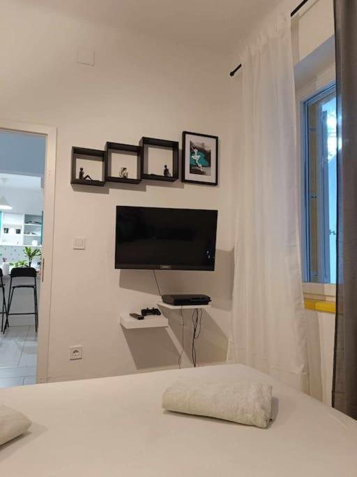 Апартаменти Novoureden Komforni Stan Od 90 M2 S Dvoristem Шибеник Номер фото